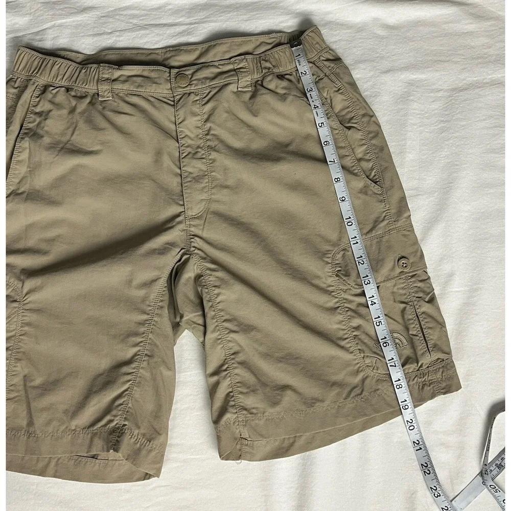 The North Face Cargo Shorts‎ Men's Size M Regular Tan Color 100% Nylon